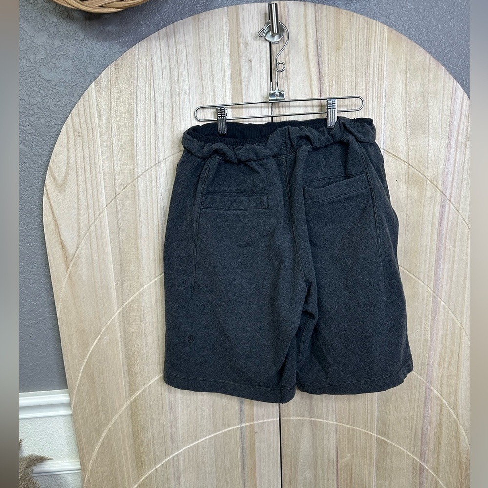 Lululemon Mens medium Shorts Heather‎ gray - Picture 4 of 8